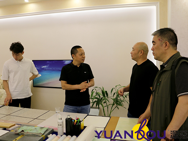 塞爾維亞中國(guó)商會(huì)陳會(huì)長(zhǎng)一行蒞臨我司參觀考察